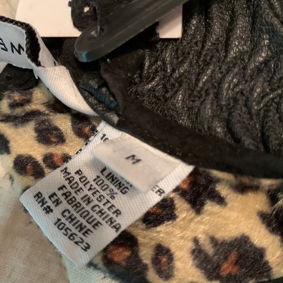 Leather studded gloves, Nine West, size M but more like a small, NWT - Picture 5 of 8